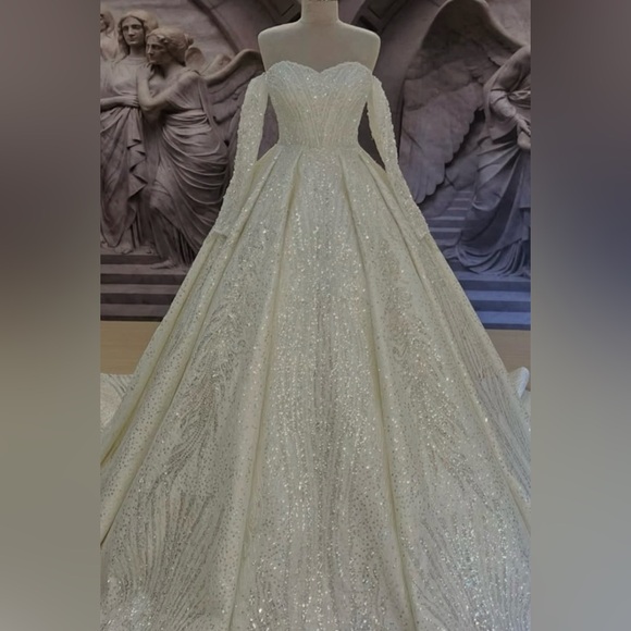 Dresses & Skirts - Stunning Off-Shoulder Cream Gown